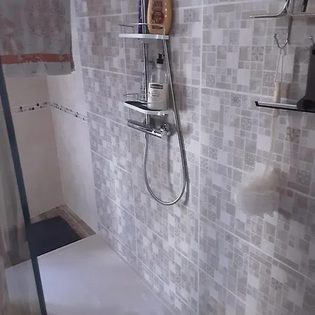 לינה וארוחת בוקר Chambres Chez L'Habitant *